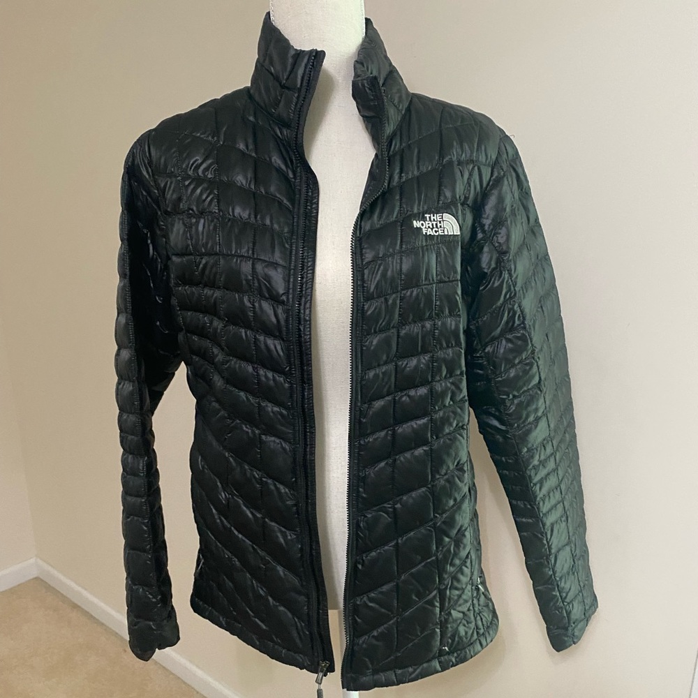 The North Face light weight puffer jacket